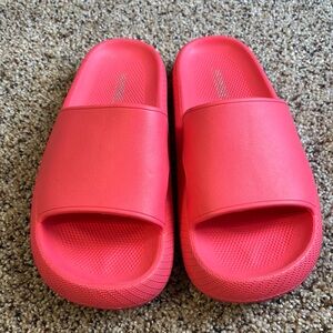 Old Navy Women's Sandals - Vibrant Red